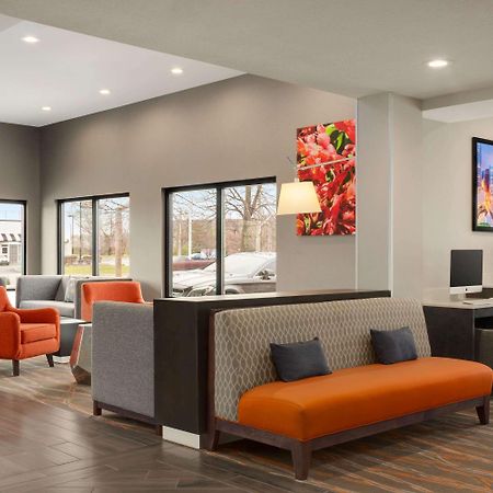 Windsor Springs La Quinta Inn & Suites By Wyndham St Louis Route 66 מראה חיצוני תמונה