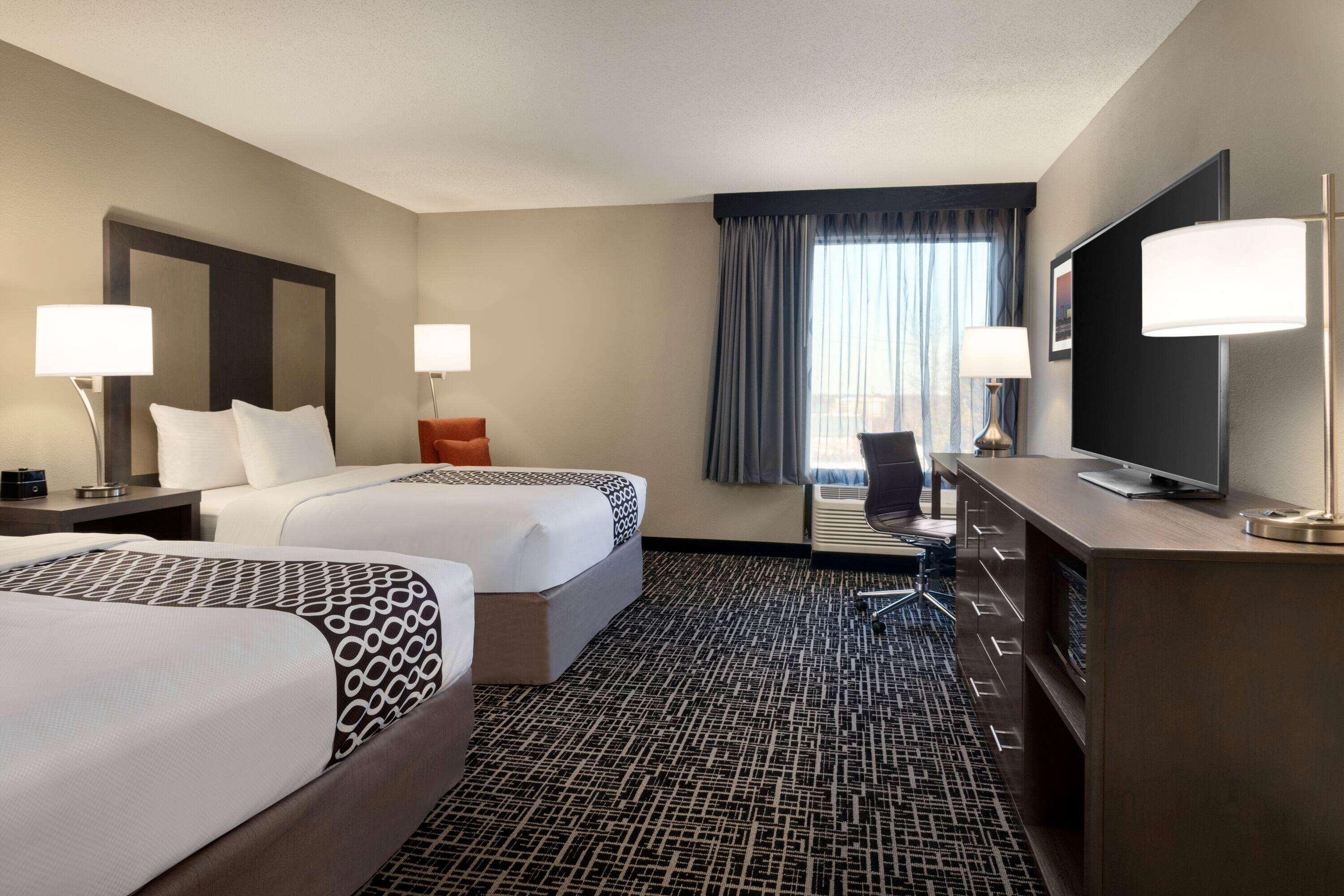 Windsor Springs La Quinta Inn & Suites By Wyndham St Louis Route 66 מראה חיצוני תמונה