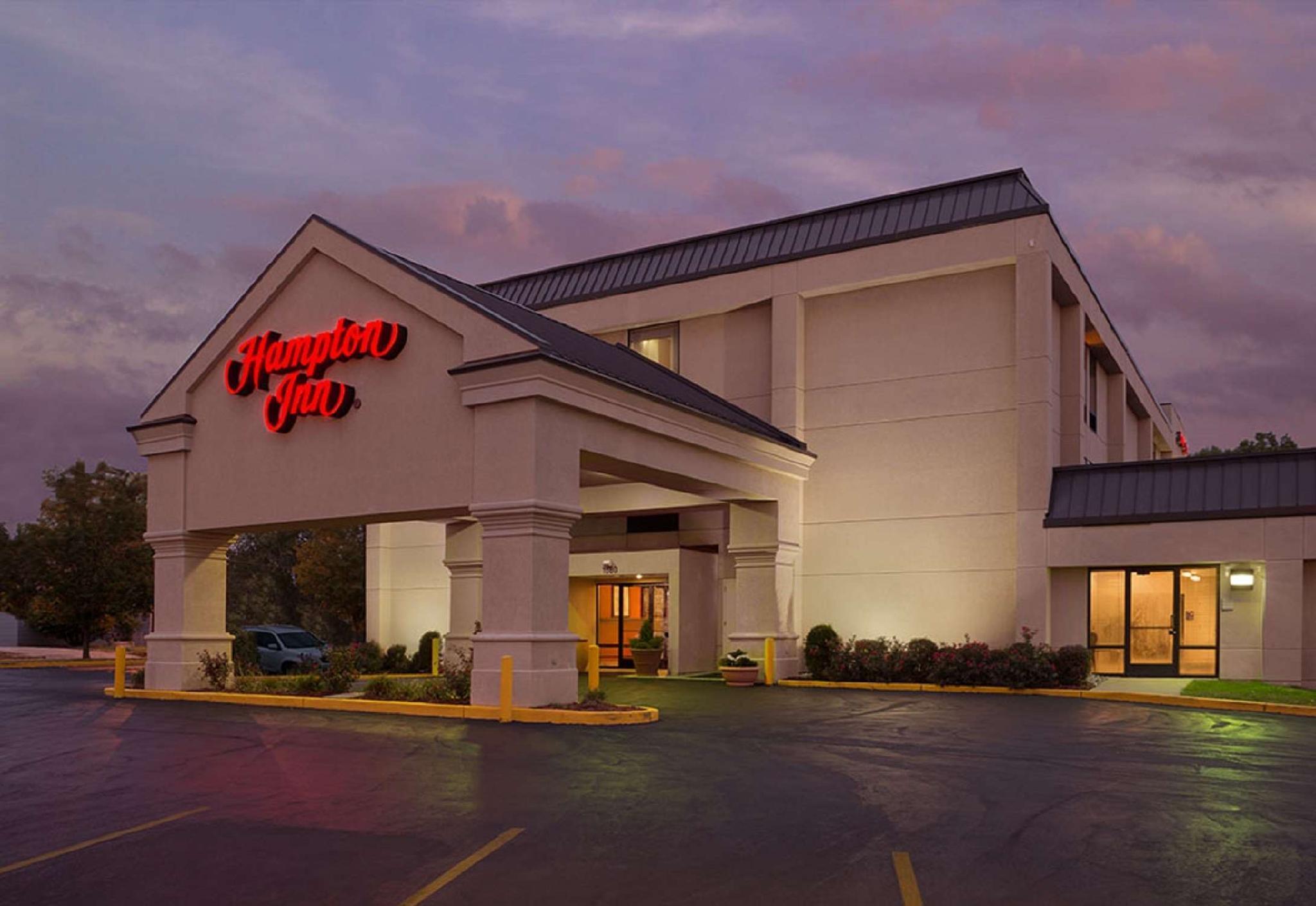 Windsor Springs La Quinta Inn & Suites By Wyndham St Louis Route 66 מראה חיצוני תמונה