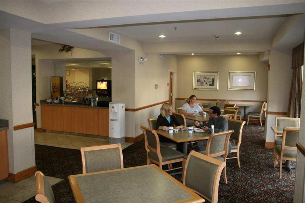 Windsor Springs La Quinta Inn & Suites By Wyndham St Louis Route 66 מסעדה תמונה