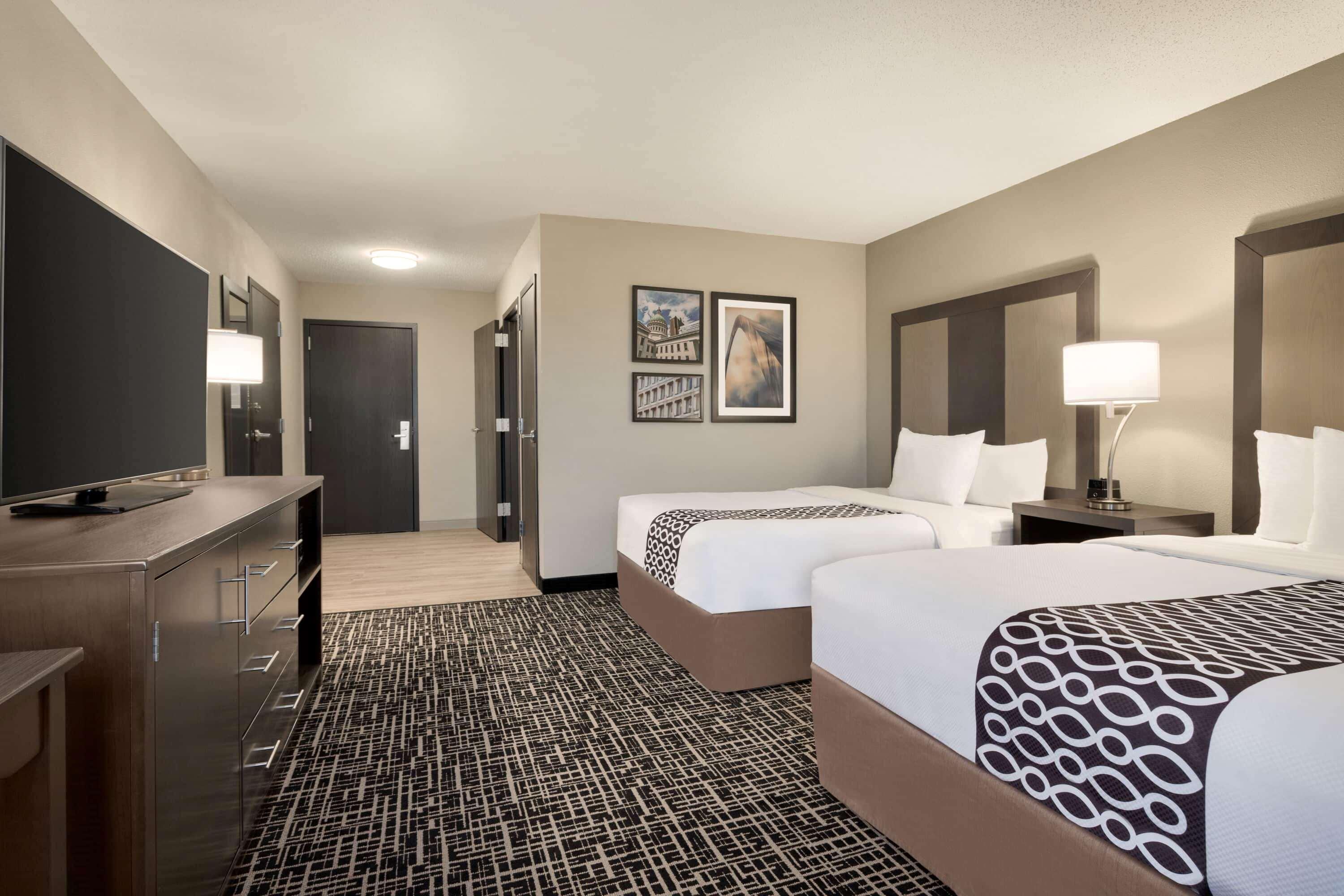 Windsor Springs La Quinta Inn & Suites By Wyndham St Louis Route 66 מראה חיצוני תמונה