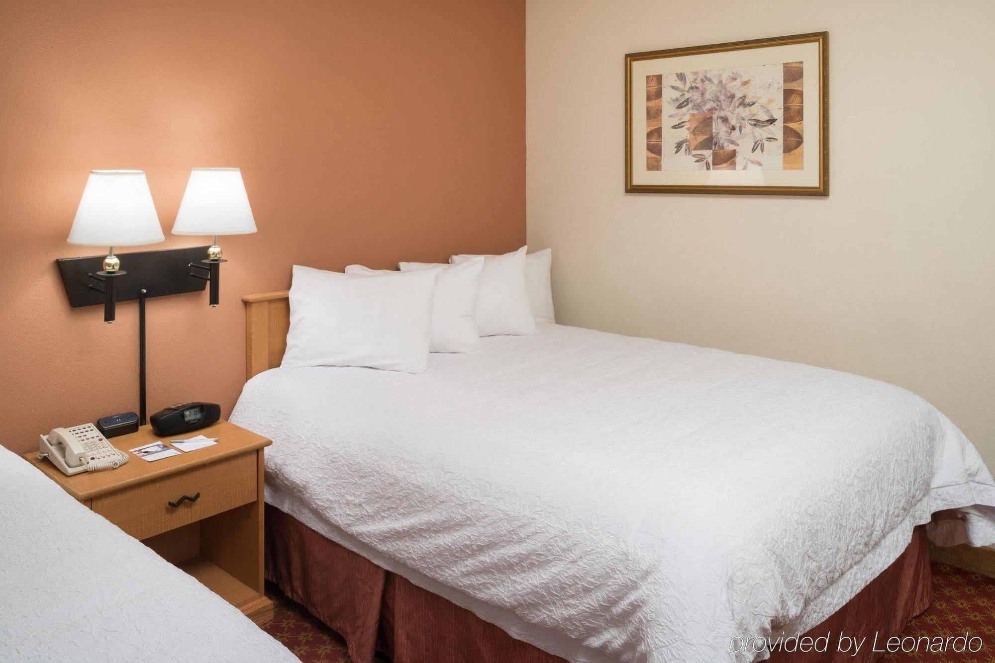 Windsor Springs La Quinta Inn & Suites By Wyndham St Louis Route 66 מראה חיצוני תמונה