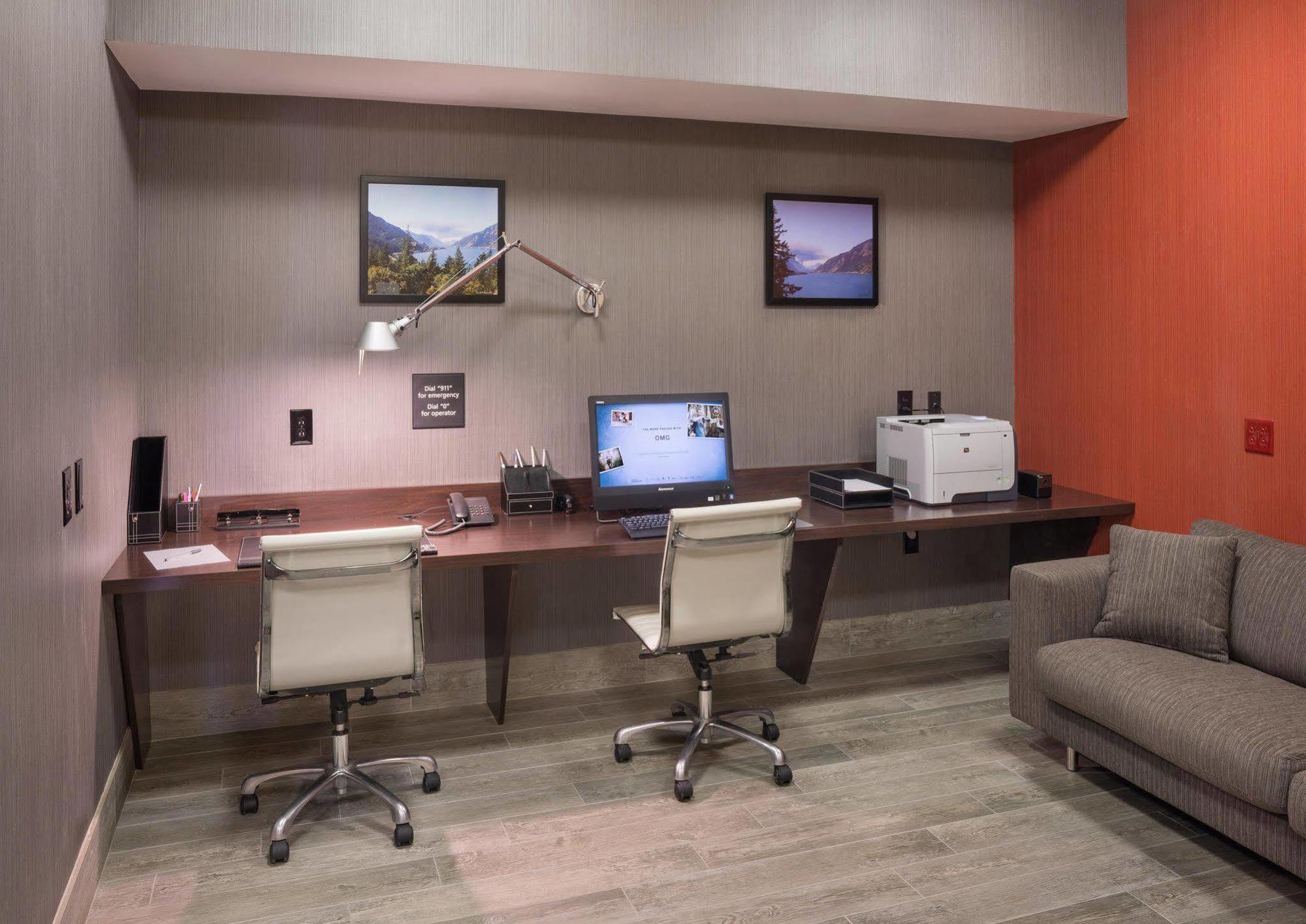 Windsor Springs La Quinta Inn & Suites By Wyndham St Louis Route 66 מראה חיצוני תמונה
