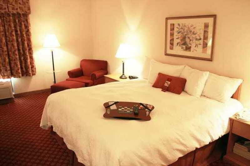 Windsor Springs La Quinta Inn & Suites By Wyndham St Louis Route 66 מראה חיצוני תמונה